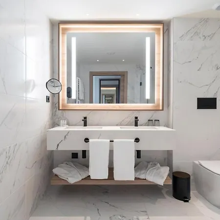 Attica21 4 Superior Hotell