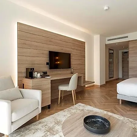 Attica21 4 Superior Hotel