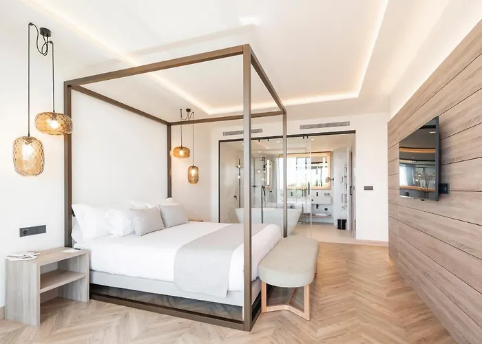 Attica21 4 Superior 4*